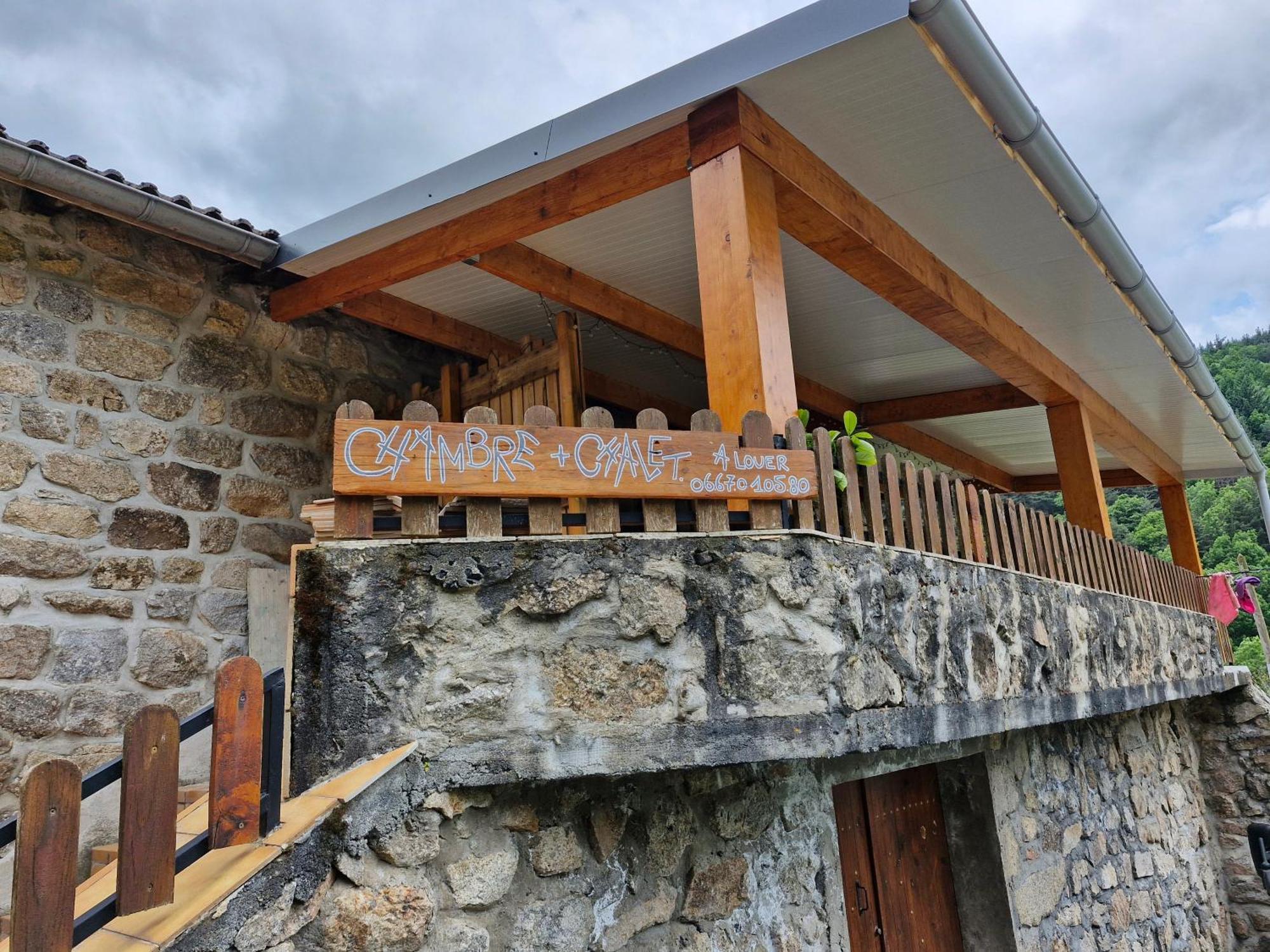 La Cabane Des Lucioles Saint-Julien-Boutieres Exterior photo